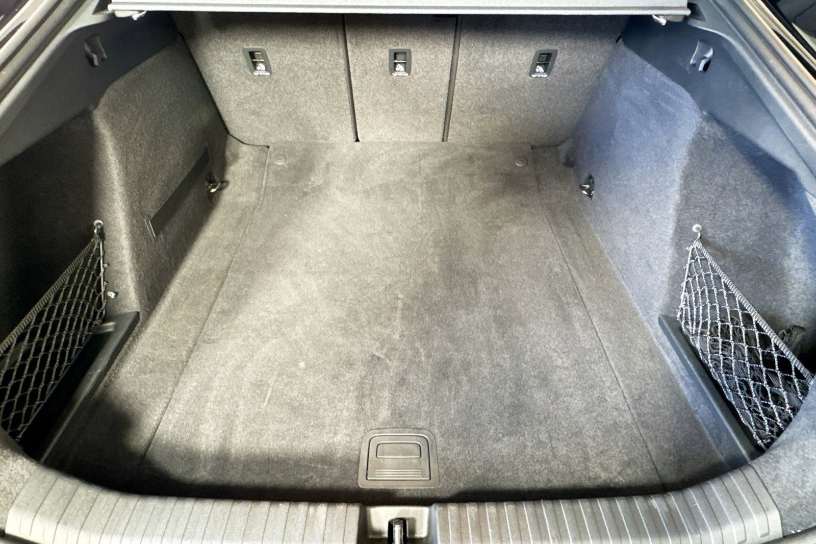 Used 2025 Audi A6 e-tron Premium w/ Ultra Package AWD/4WD image 23