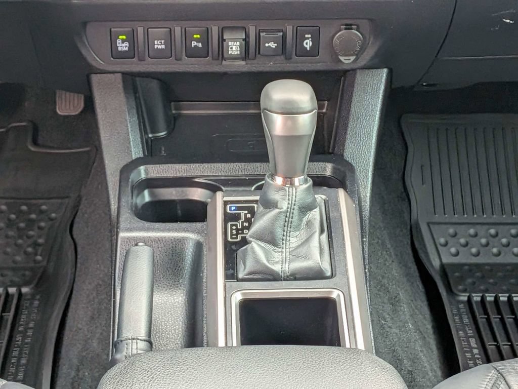 Used 2022 Toyota Tacoma Limited AWD/4WD image 21