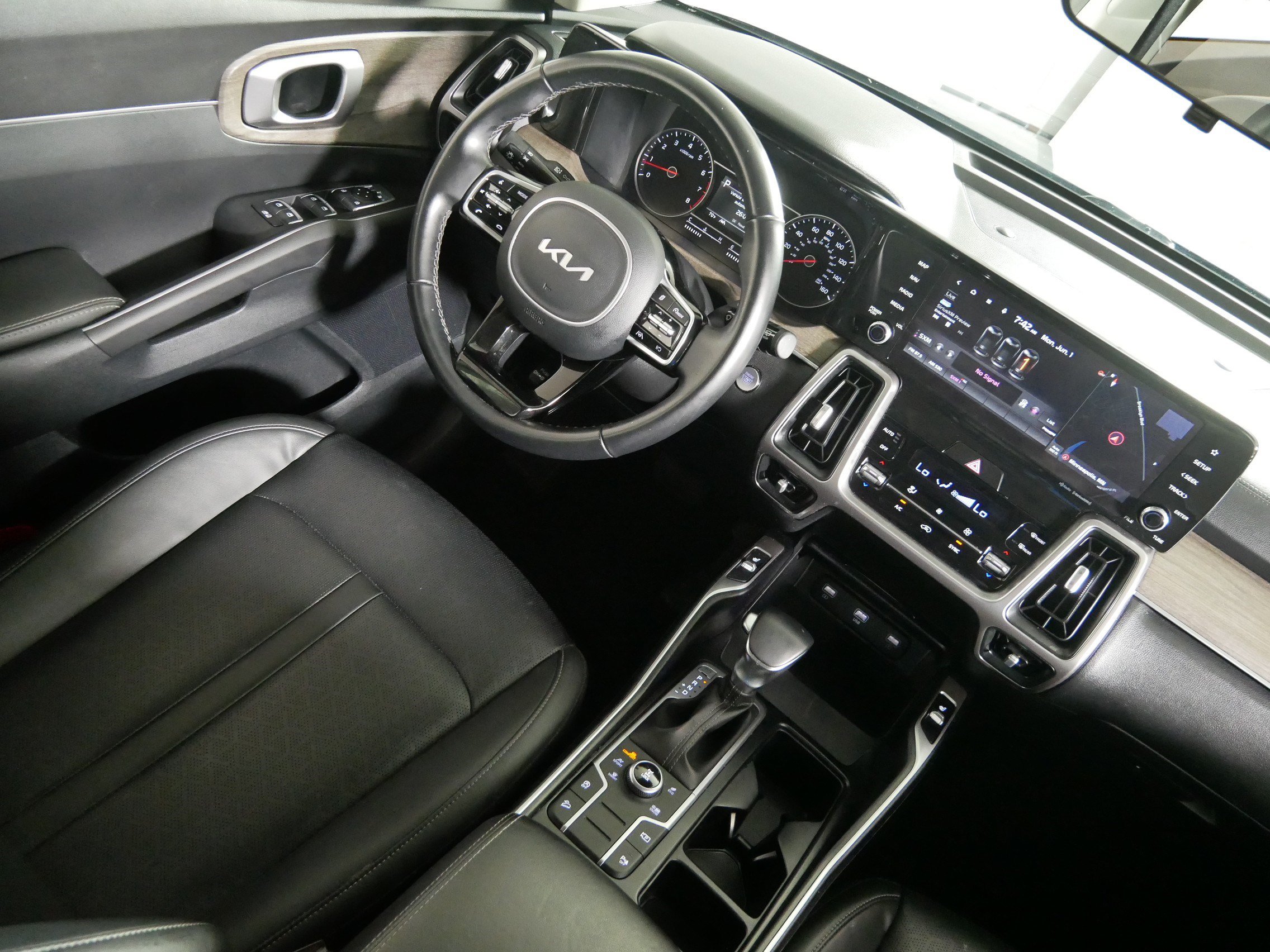 Used 2022 Kia Sorento S AWD/4WD image 9