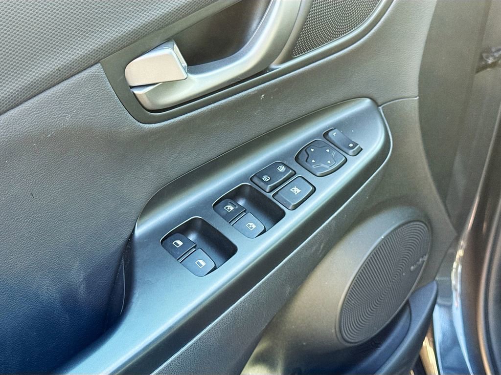 Used 2021 Hyundai Kona Ultimate w/ Cargo Package image 18