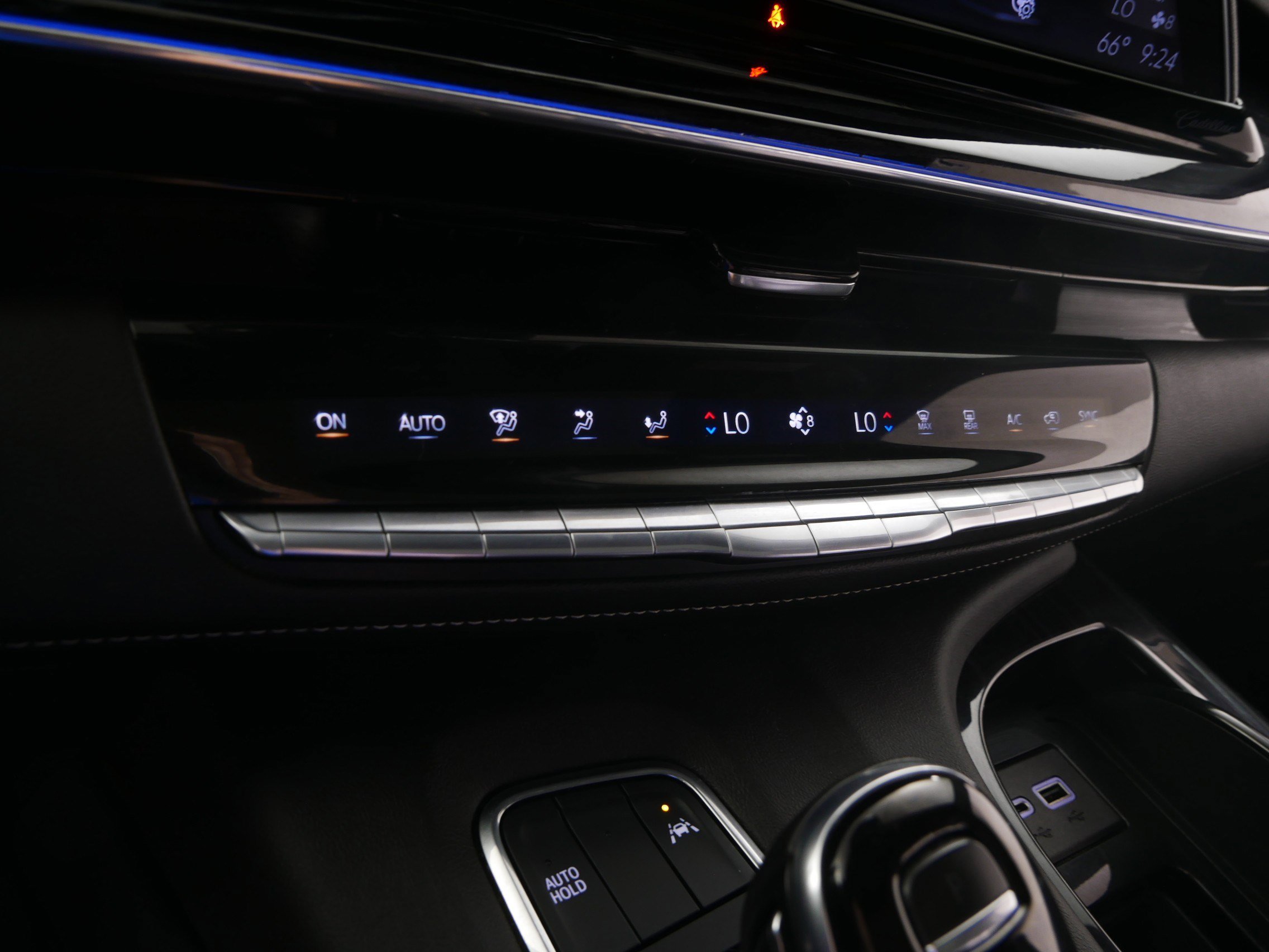 Certified 2022 Cadillac Escalade Sport w/ LPO, Floor Liner Package AWD/4WD image 23