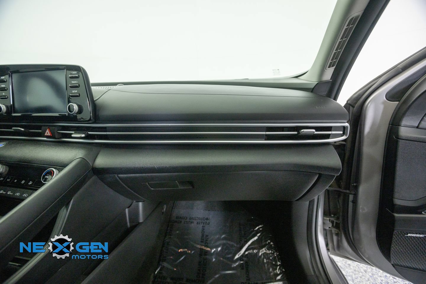 Used 2021 Hyundai Elantra SEL w/ Convenience + Premium Package FWD image 42