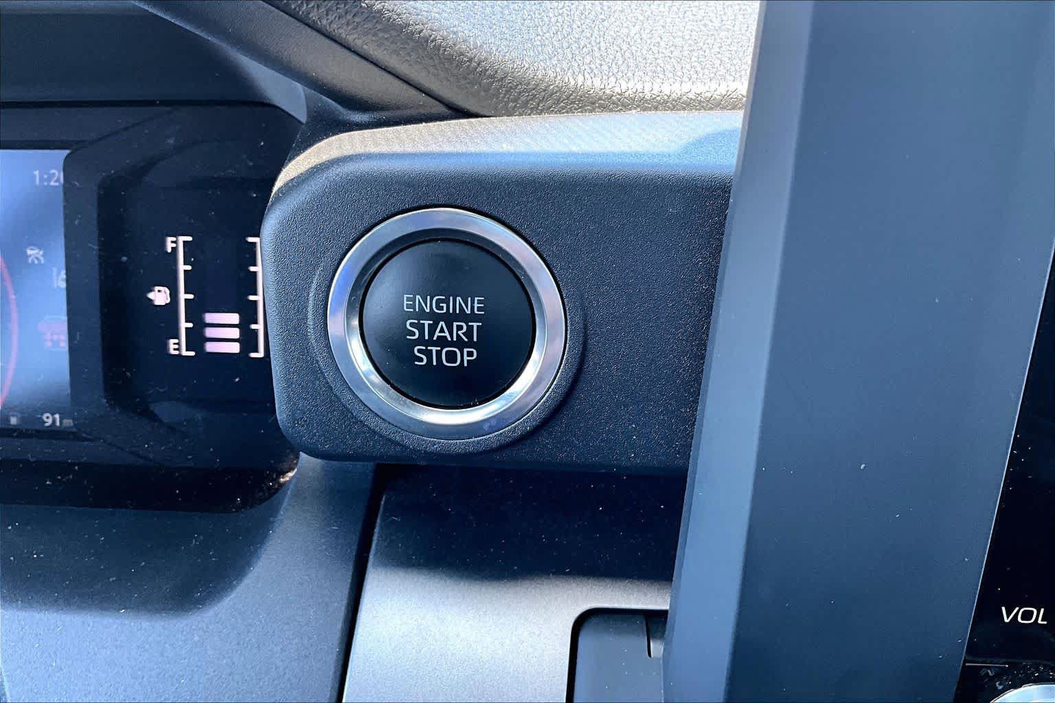 Used 2025 Toyota 4Runner SR5 AWD/4WD image 34