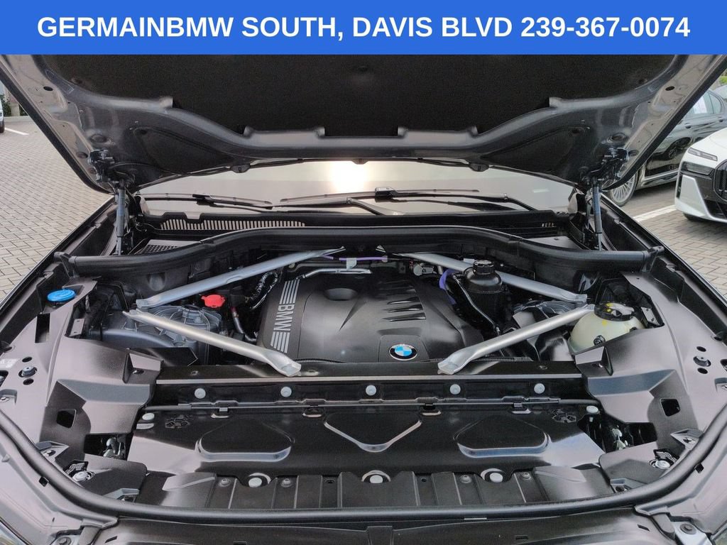 Used 2025 BMW X5 xDrive40i w/ M Sport Package AWD/4WD image 14
