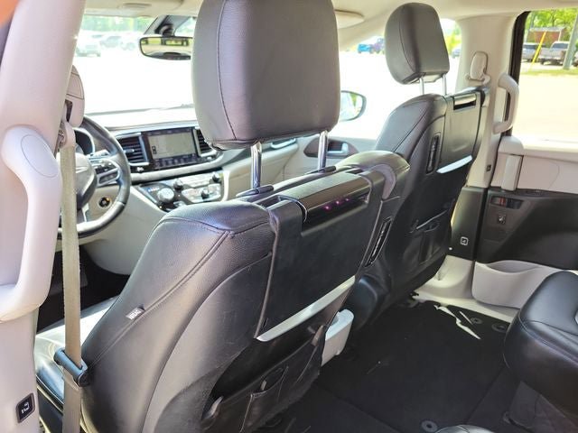 Used 2018 Chrysler Pacifica Touring-L Plus FWD image 24