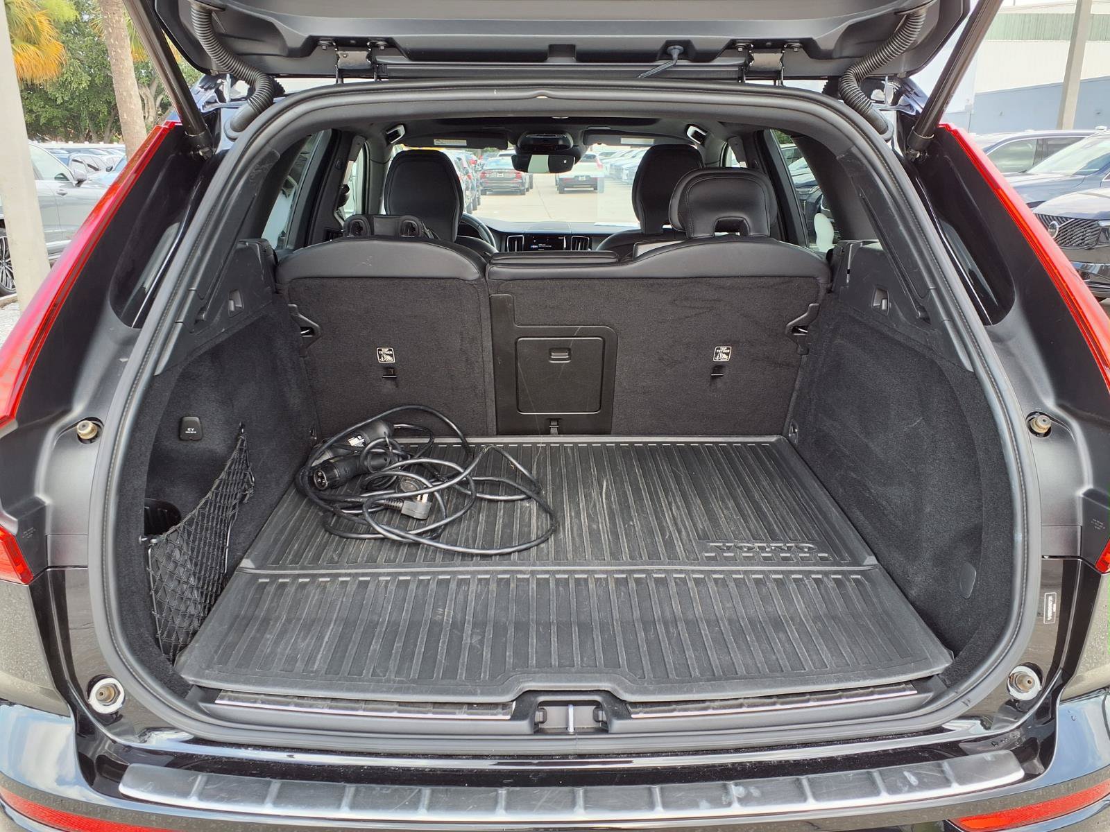Used 2021 Volvo XC60 T8 R-Design AWD/4WD image 17