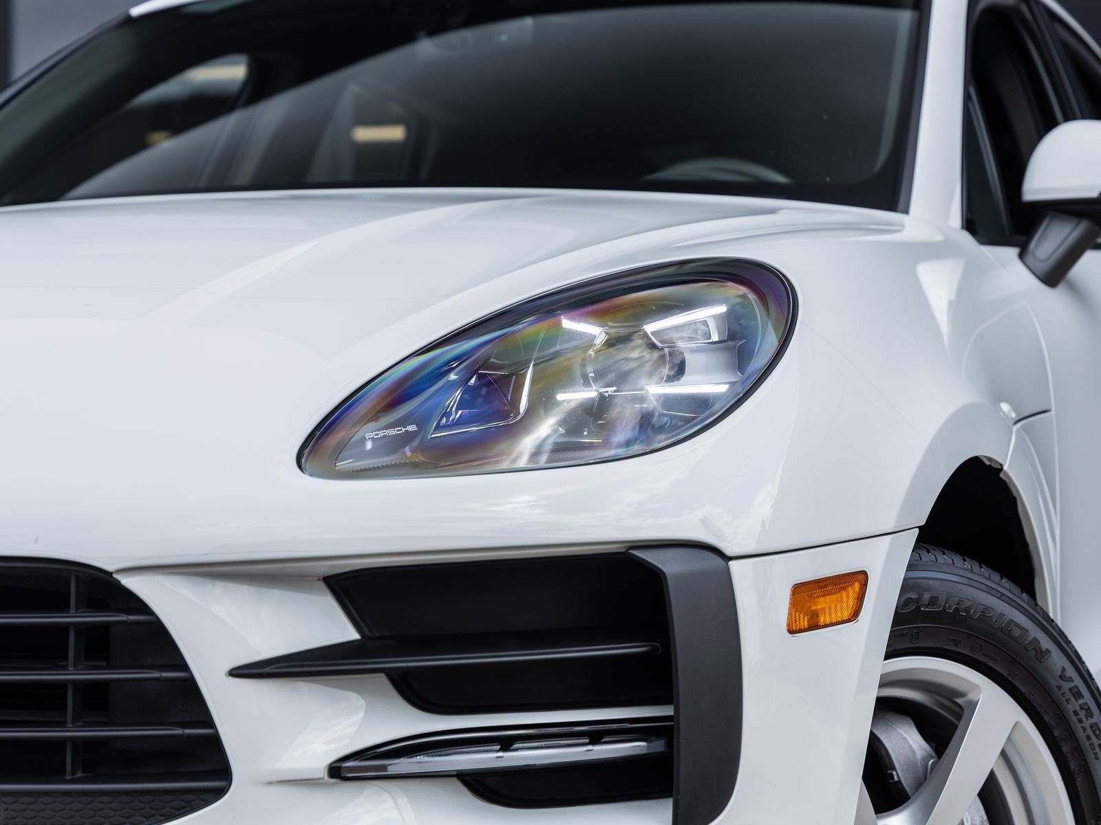 Certified 2021 Porsche Macan AWD/4WD image 16