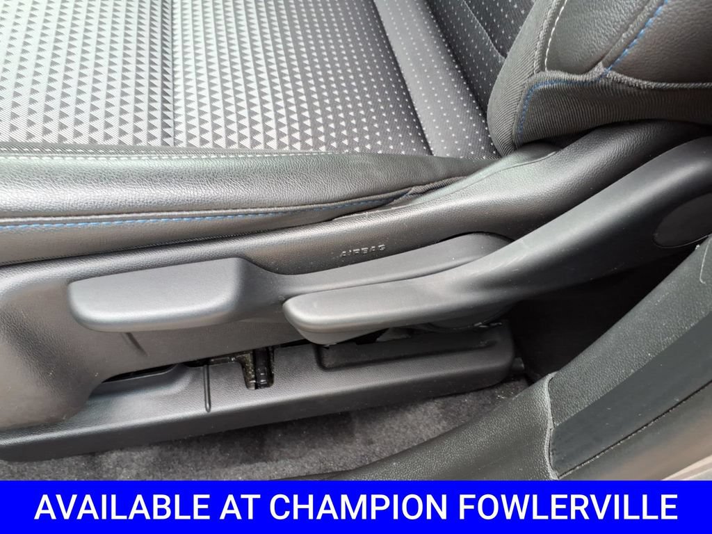 Used 2025 Chevrolet Trax LT FWD image 19