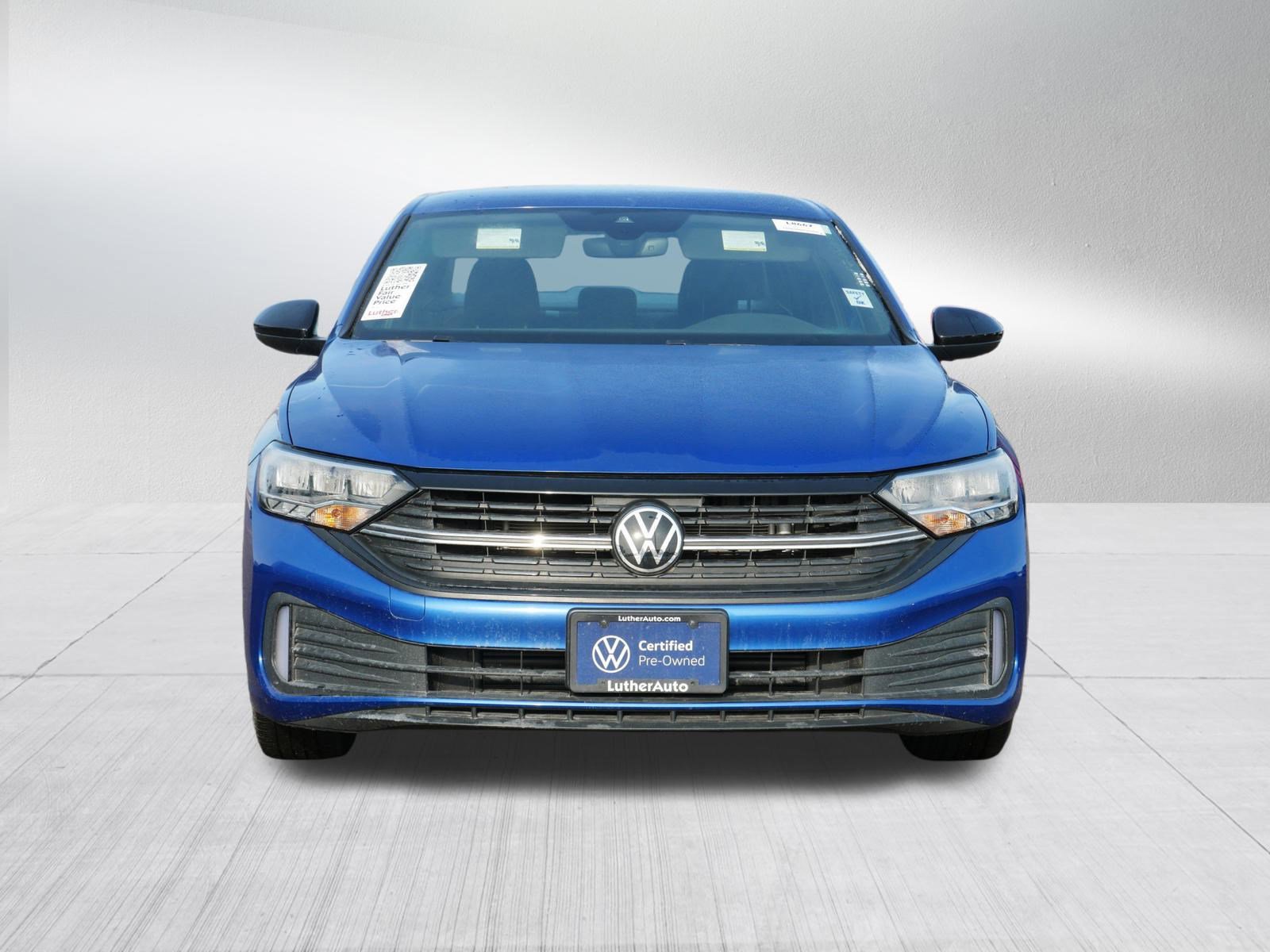 Certified 2024 Volkswagen Jetta Sport image 2