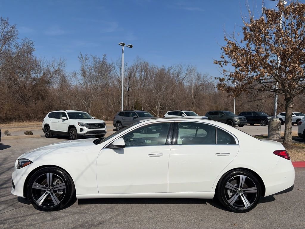 Used 2025 Mercedes-Benz C 300 4MATIC Sedan image 4