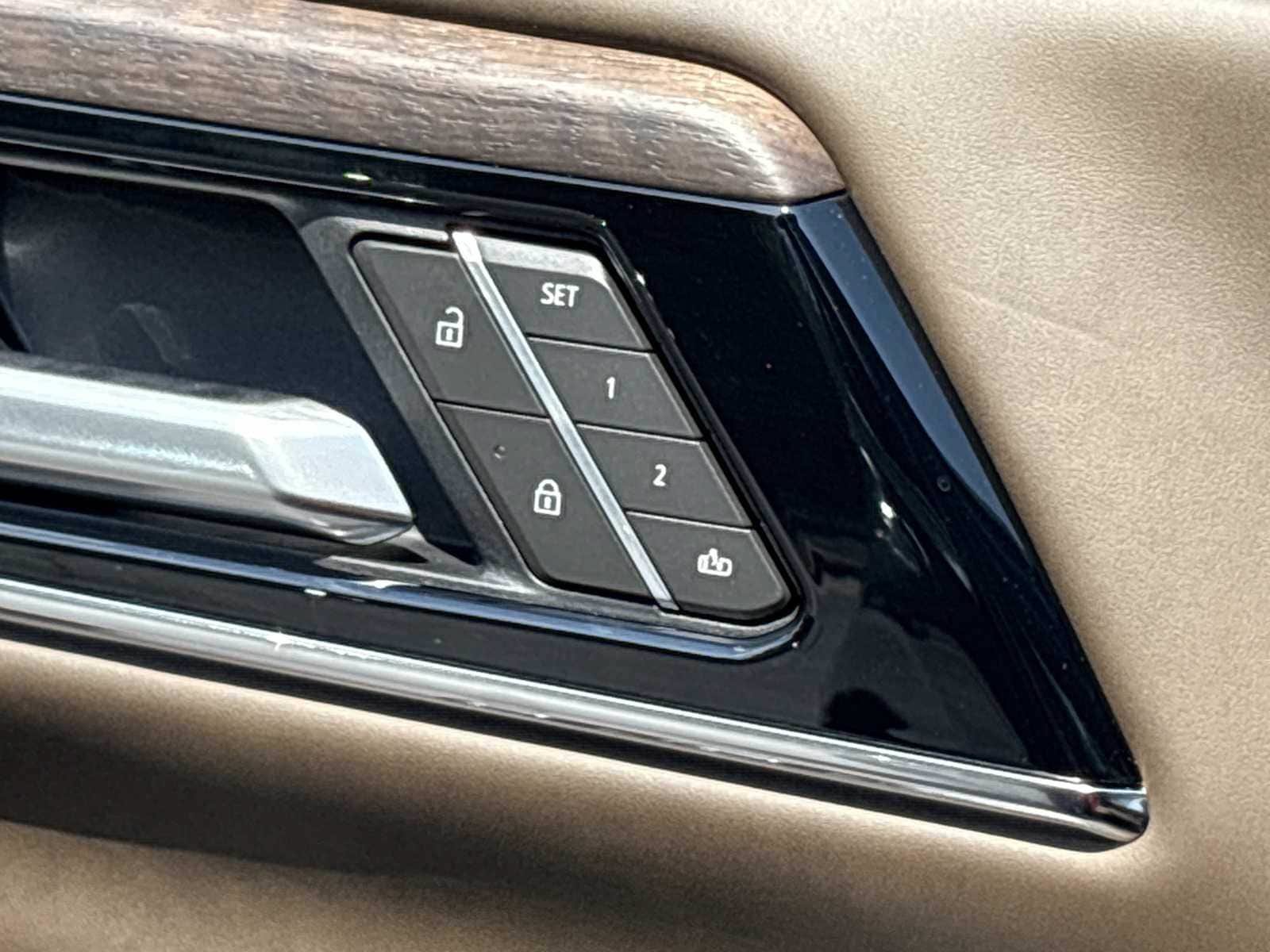 New 2026 GMC Yukon Denali Ultimate AWD/4WD image 14