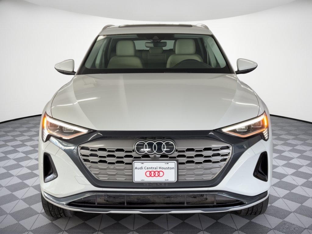 Certified 2024 Audi Q8 e-tron Premium Plus w/ Premium Plus Package AWD/4WD image 6