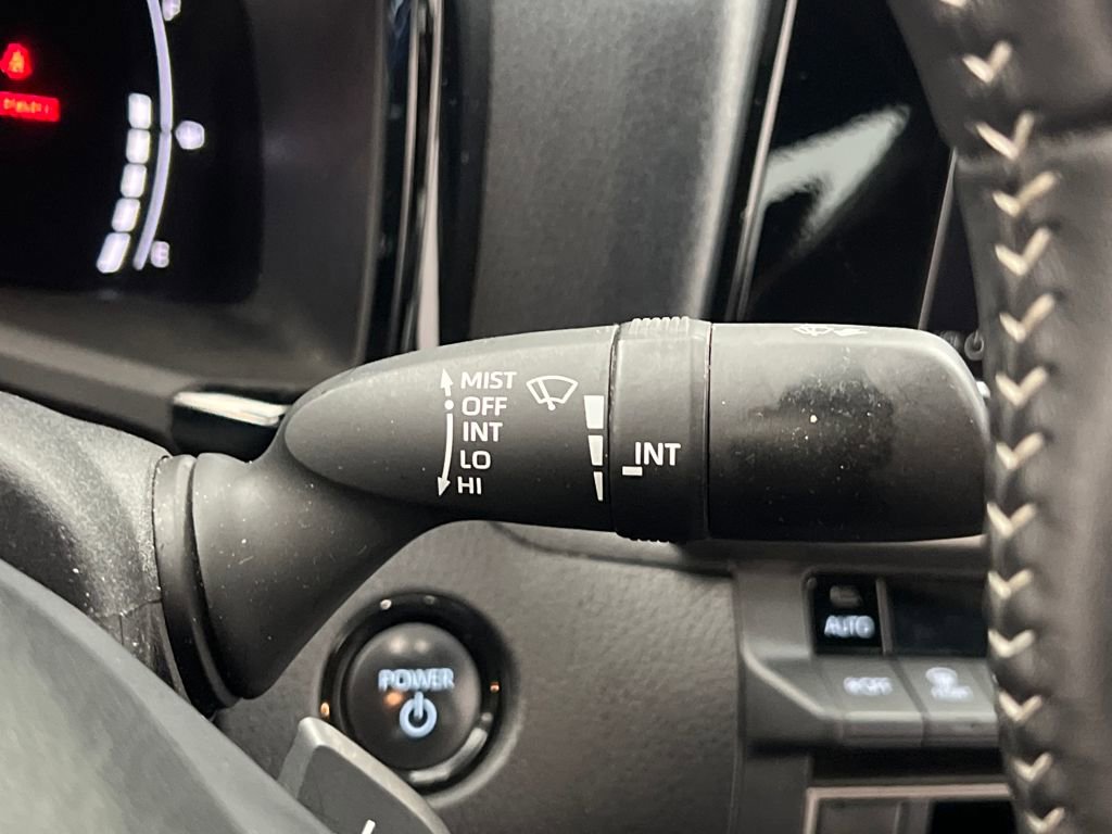 Used 2025 Toyota Camry SE image 41