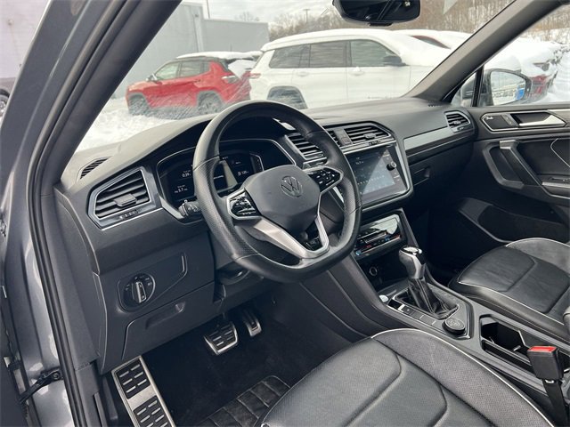 Used 2022 Volkswagen Tiguan SEL R-Line image 10