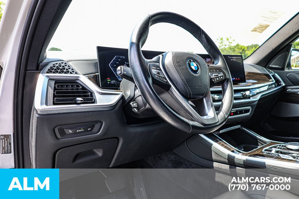 Used 2025 BMW X5 xDrive50e AWD/4WD image 28
