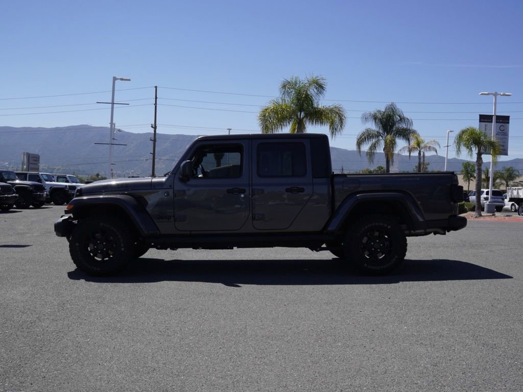 Used 2024 Jeep Gladiator Sport image 7