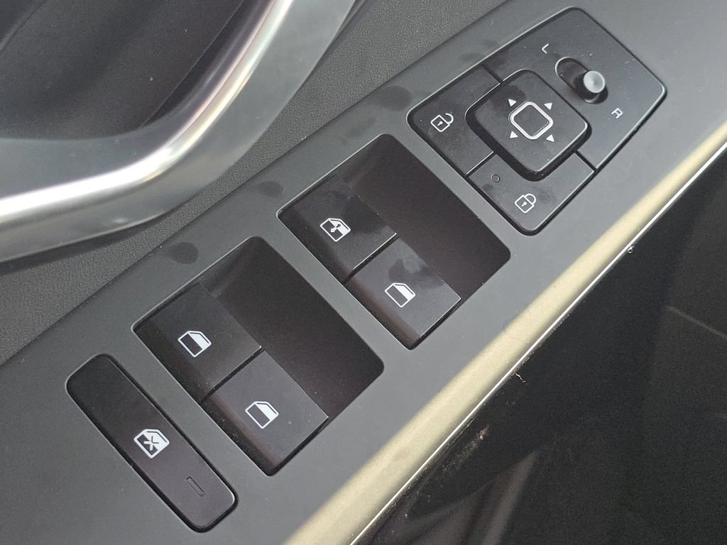 Used 2023 Kia Niro EX FWD image 25