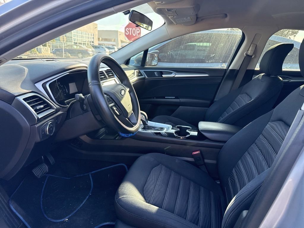 Used 2016 Ford Fusion SE FWD image 8