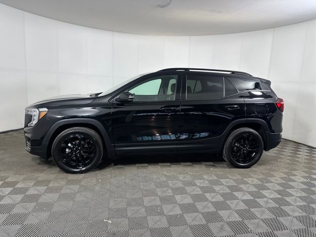 Used 2022 GMC Terrain SLT w/ Elevation Edition image 6