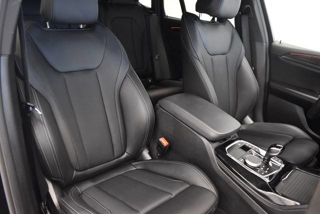 Used 2025 BMW X4 xDrive30i w/ Premium Package AWD/4WD image 6