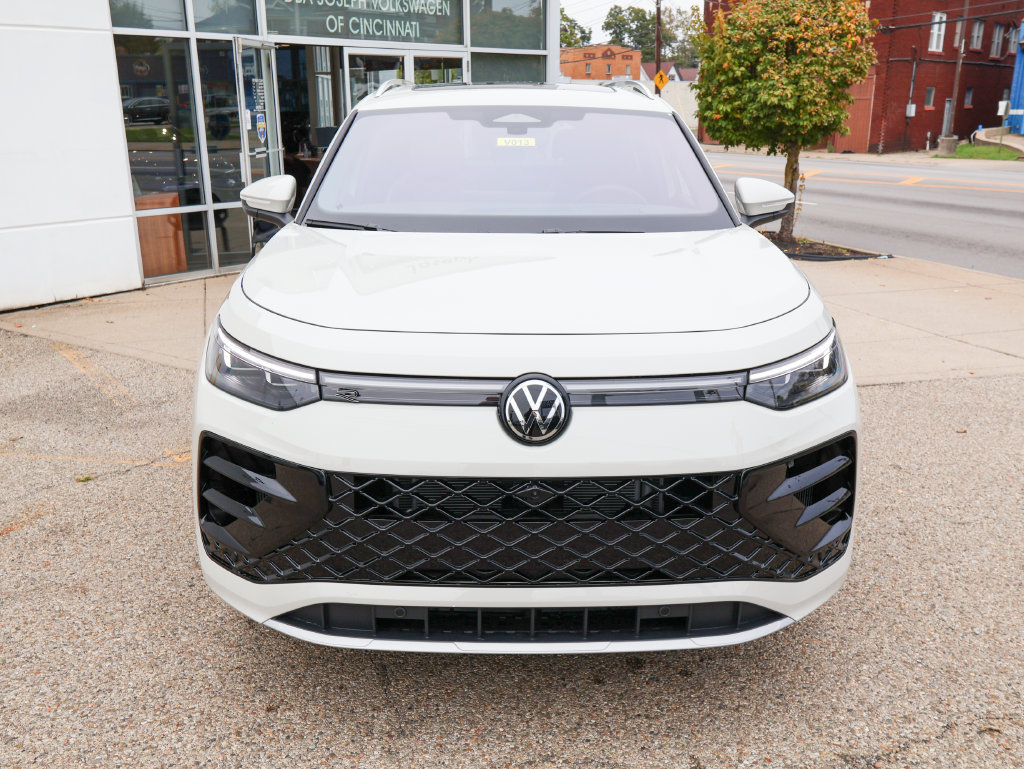 New 2027 Volkswagen Tiguan SEL R-Line AWD/4WD image 8