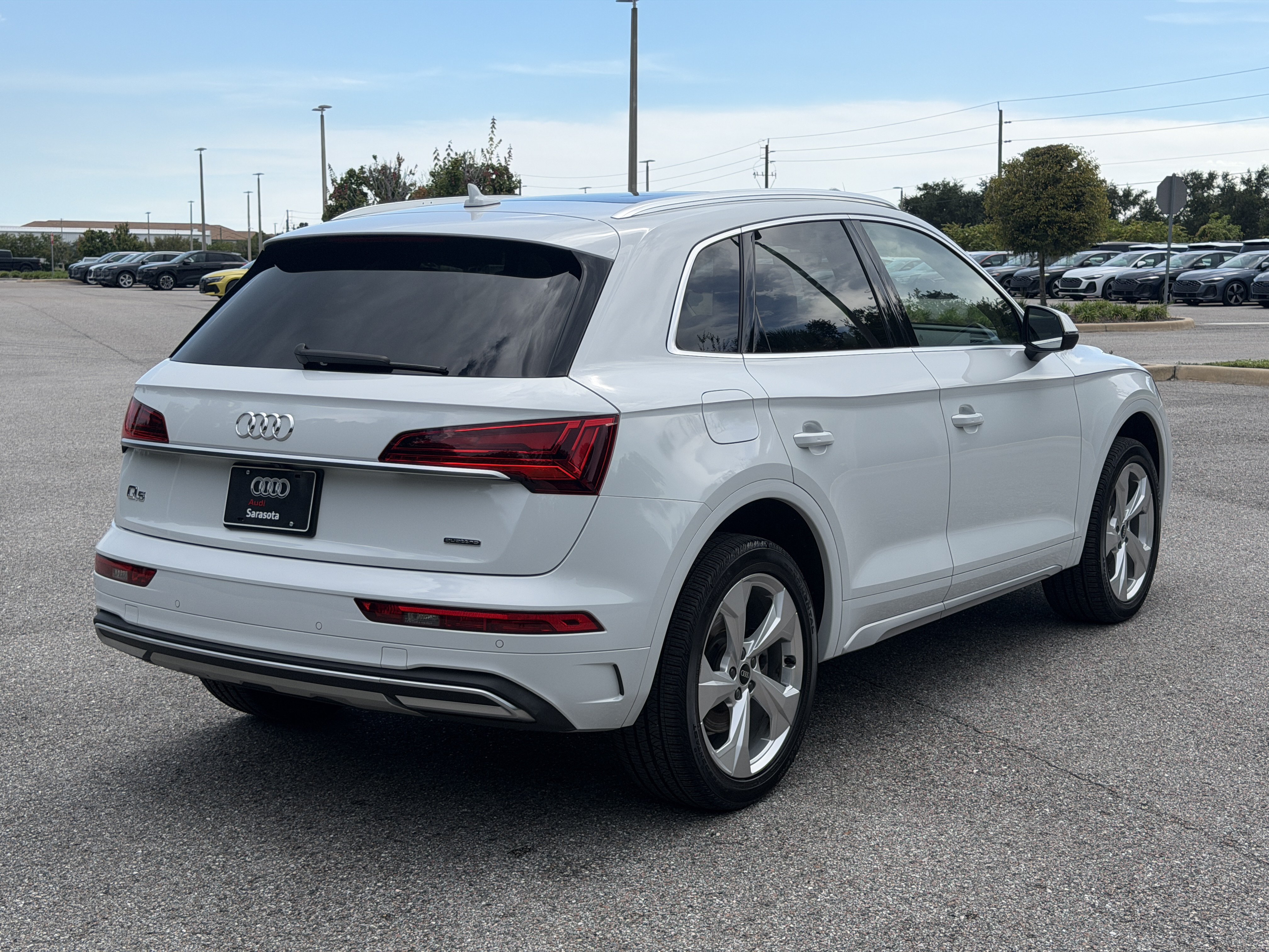 Used 2021 Audi Q5 2.0T Premium Plus w/ Premium Plus Package AWD/4WD image 7