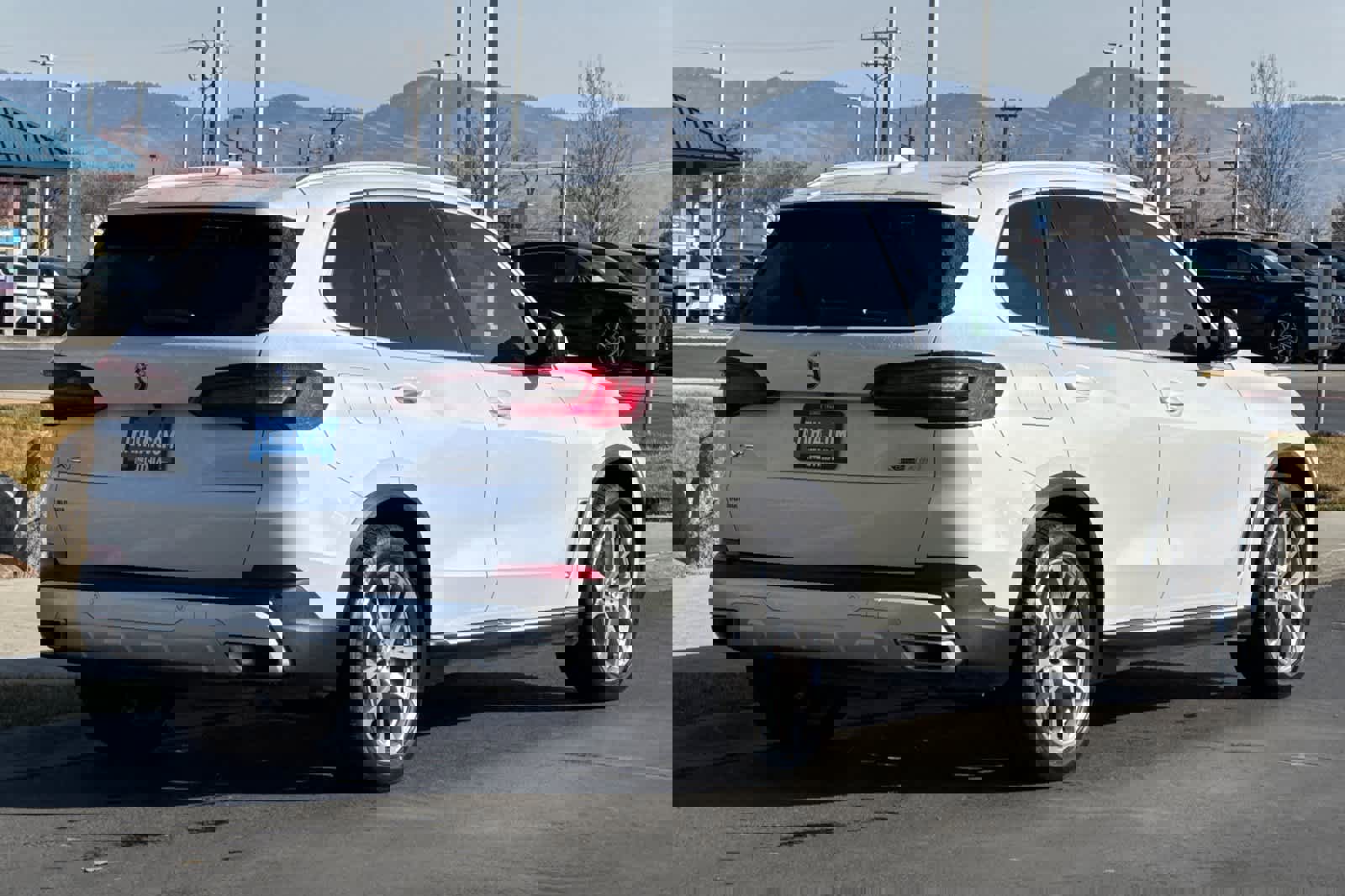 Used 2023 BMW X5 xDrive40i w/ Premium Package image 2