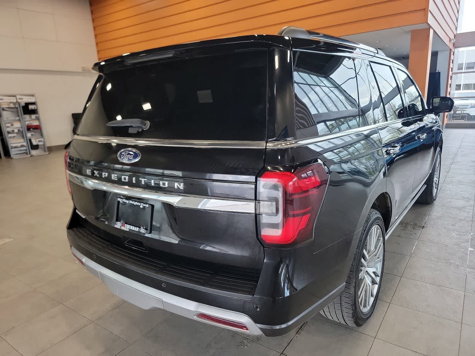 Used 2023 Ford Expedition Limited AWD/4WD image 7