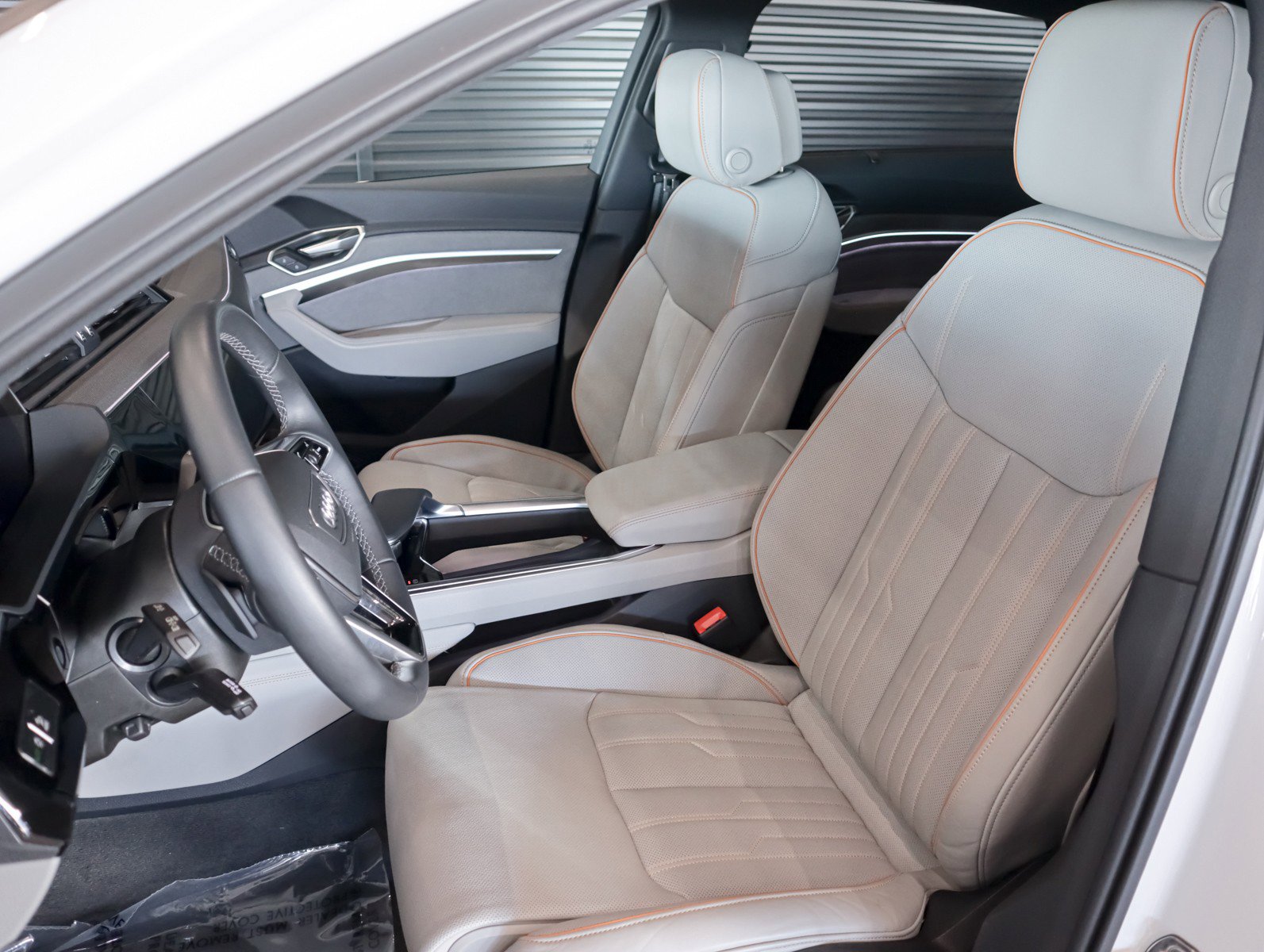 Used 2024 Audi Q8 e-tron Prestige w/ Prestige Package image 5