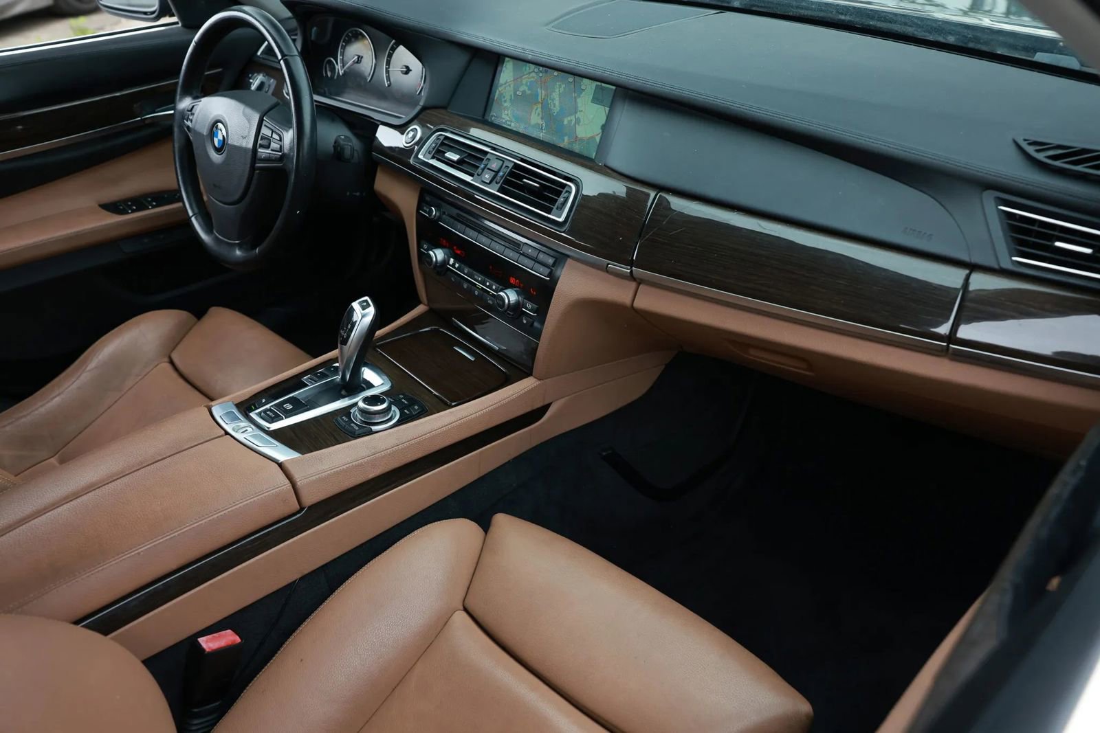 Used 2011 BMW 740i image 18