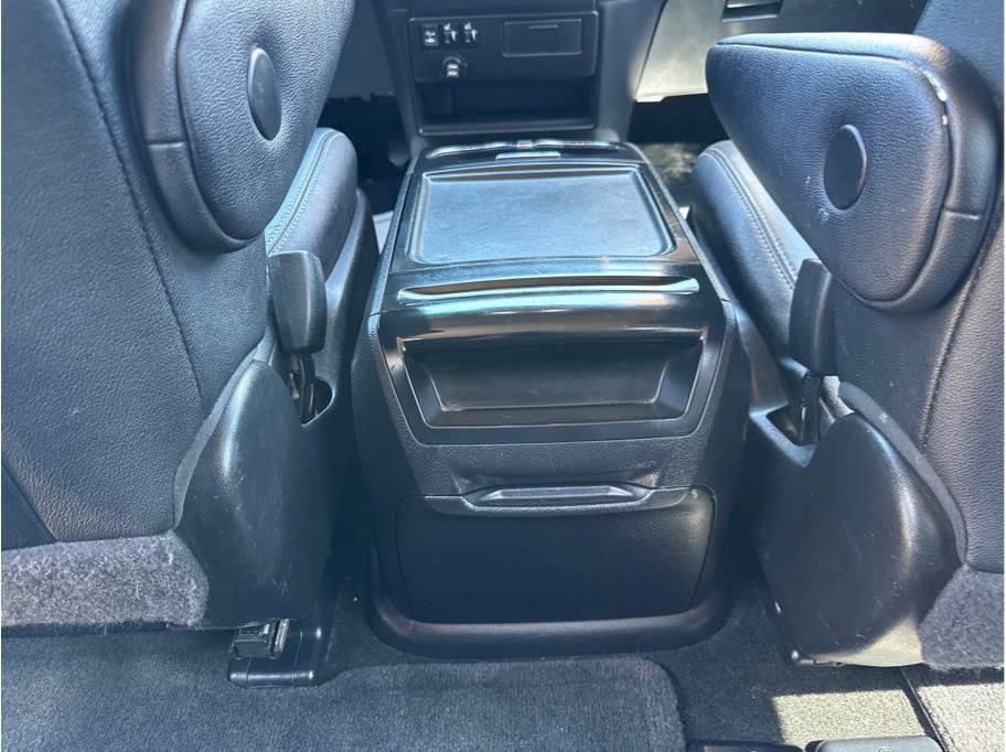 Used 2015 Toyota Sienna SE w/ SE Preferred Package FWD image 39