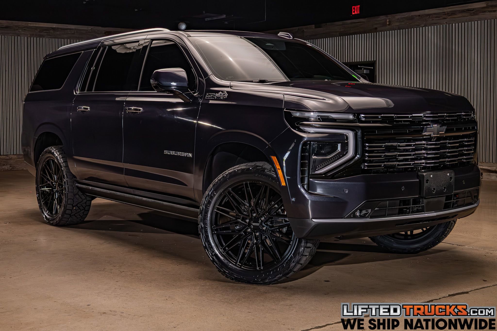 Used 2025 Chevrolet Suburban High Country AWD/4WD image 1