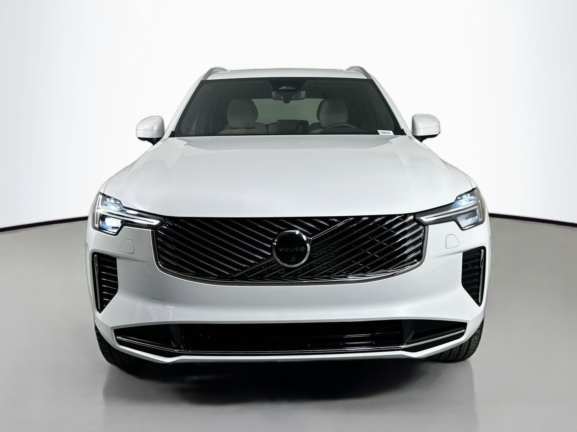 New 2026 Volvo XC90 B5 Plus w/ Protection Package Premier AWD/4WD image 2