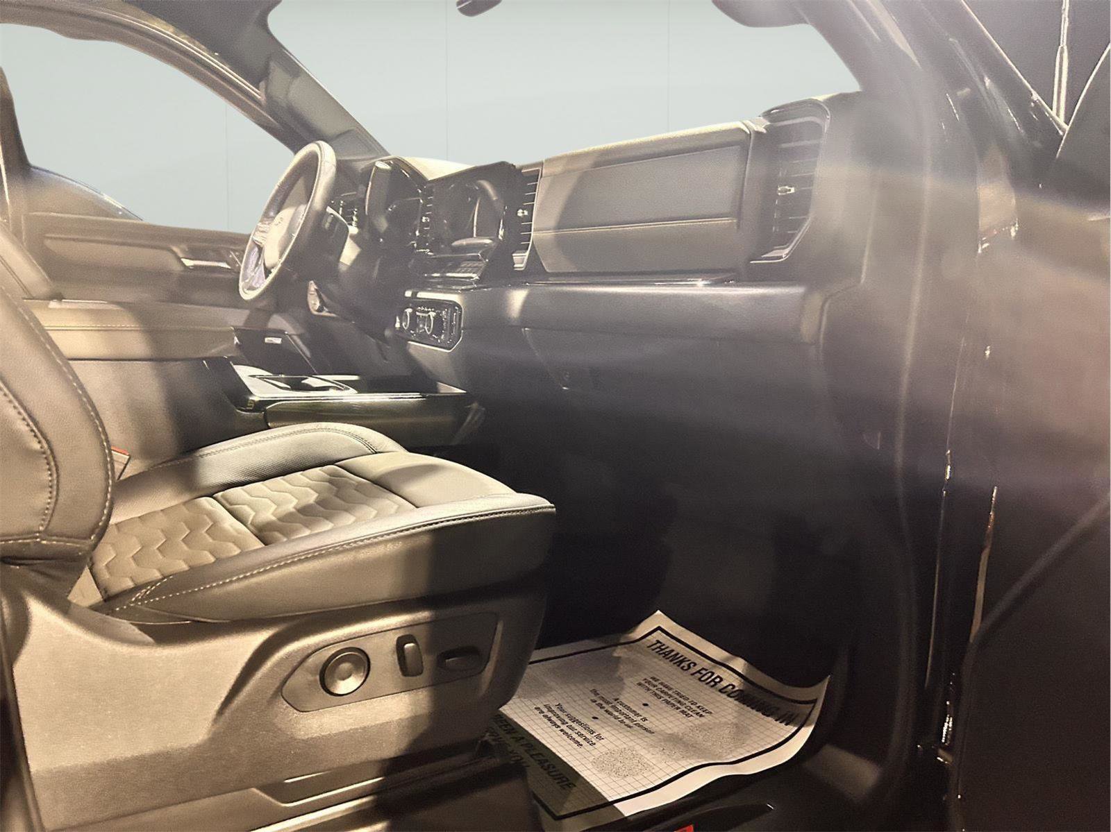 Used 2025 Chevrolet Silverado 2500 ZR2 image 9