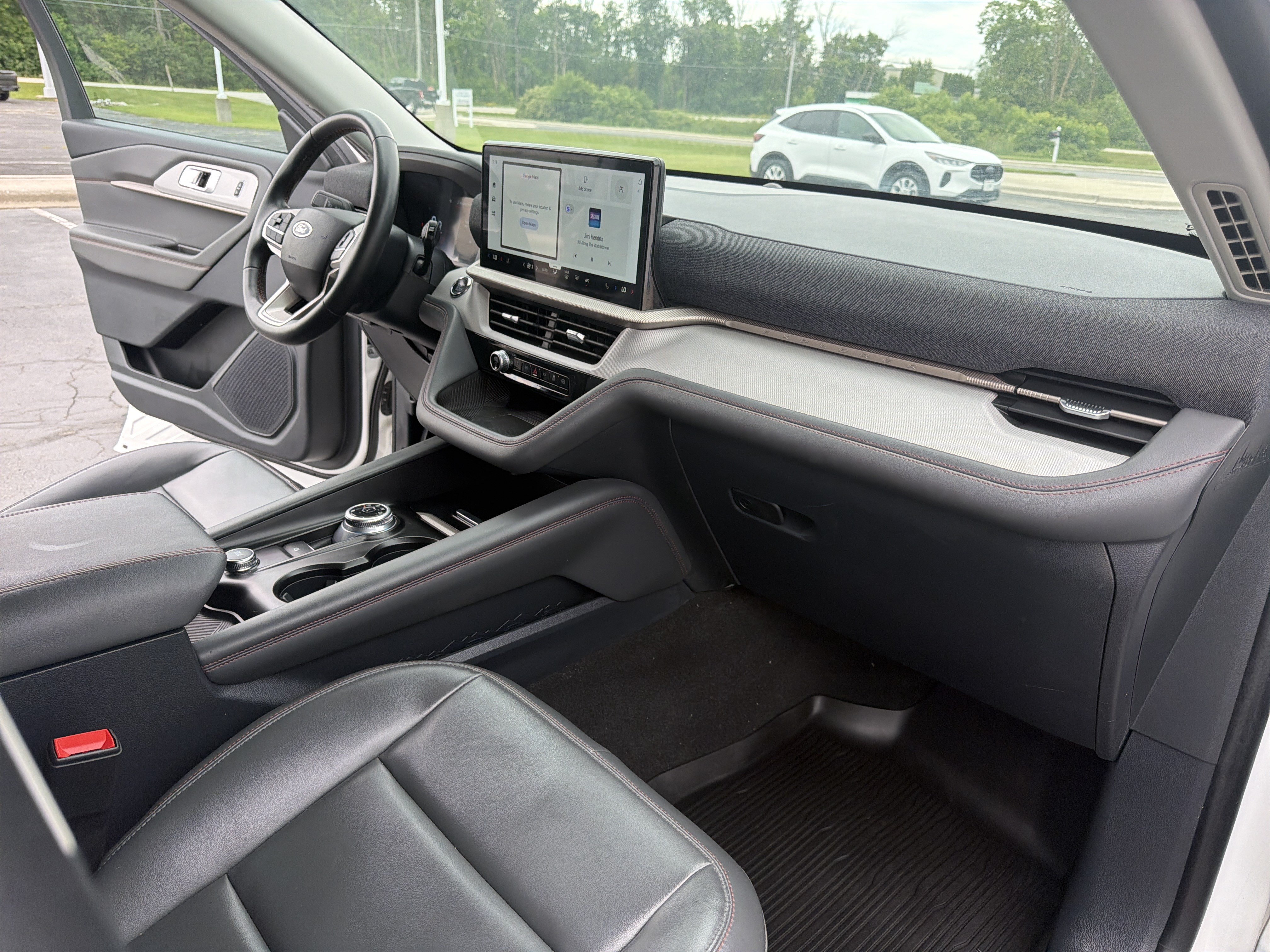 Used 2025 Ford Explorer Active w/ Active Comfort Package AWD/4WD image 31