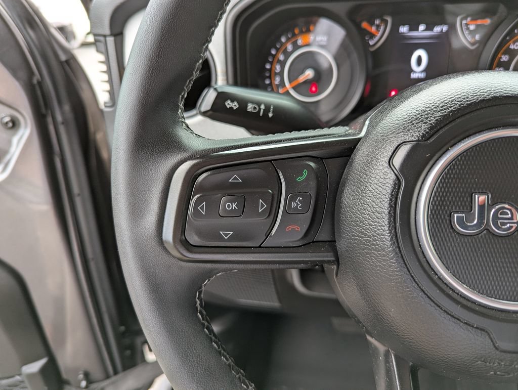 Used 2025 Jeep Wrangler Unlimited Sport AWD/4WD image 16