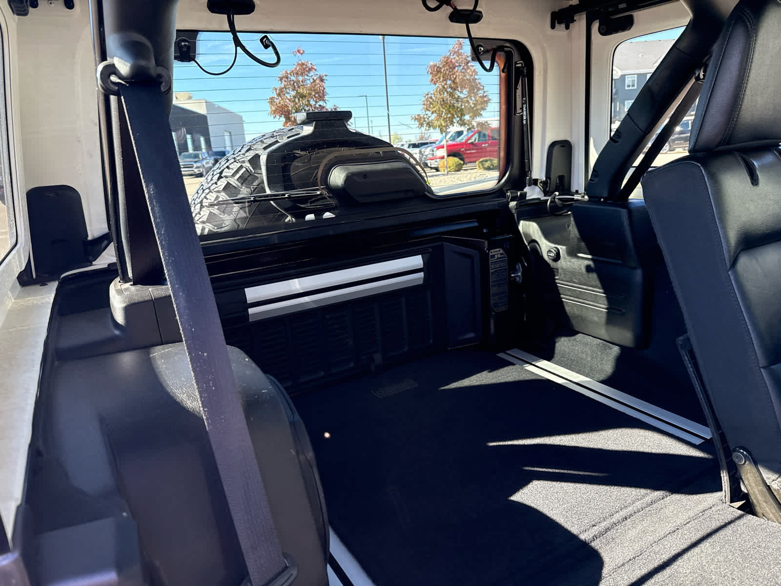 Certified 2022 Jeep Wrangler Unlimited Rubicon w/ Xtreme Recon 35" Tire Package AWD/4WD image 17