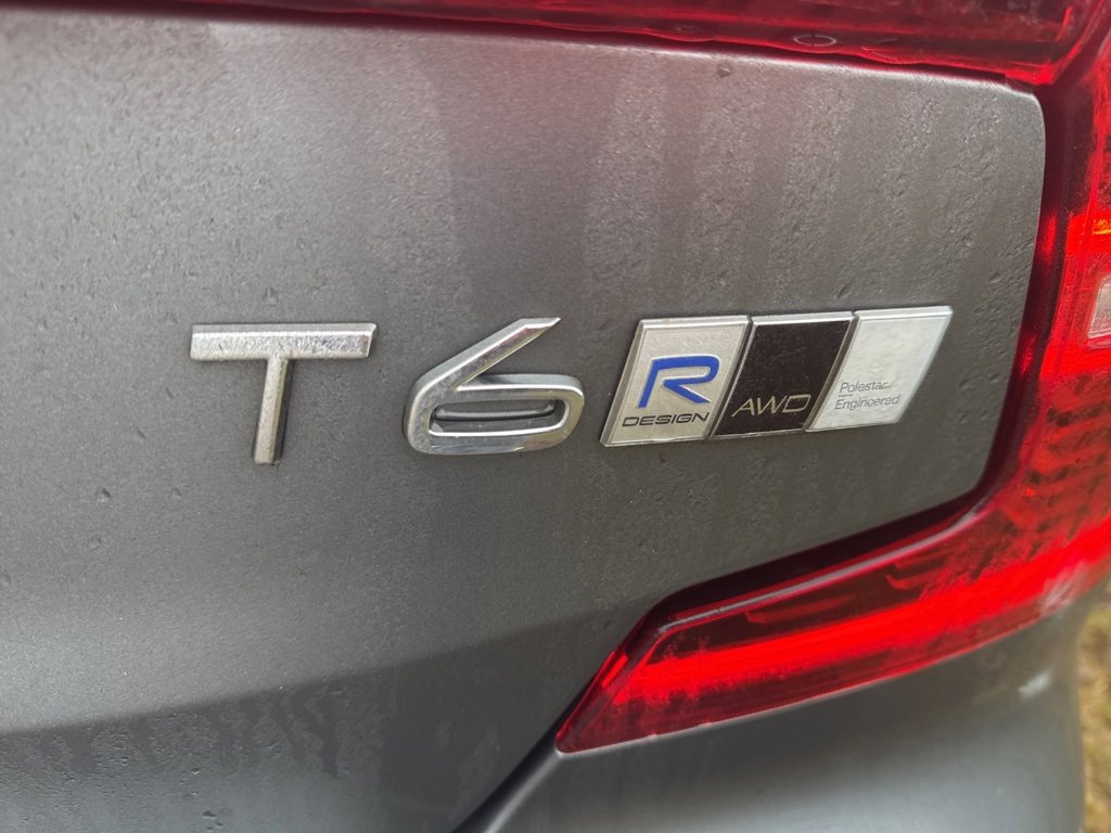 Used 2019 Volvo S60 T6 R-Design image 4