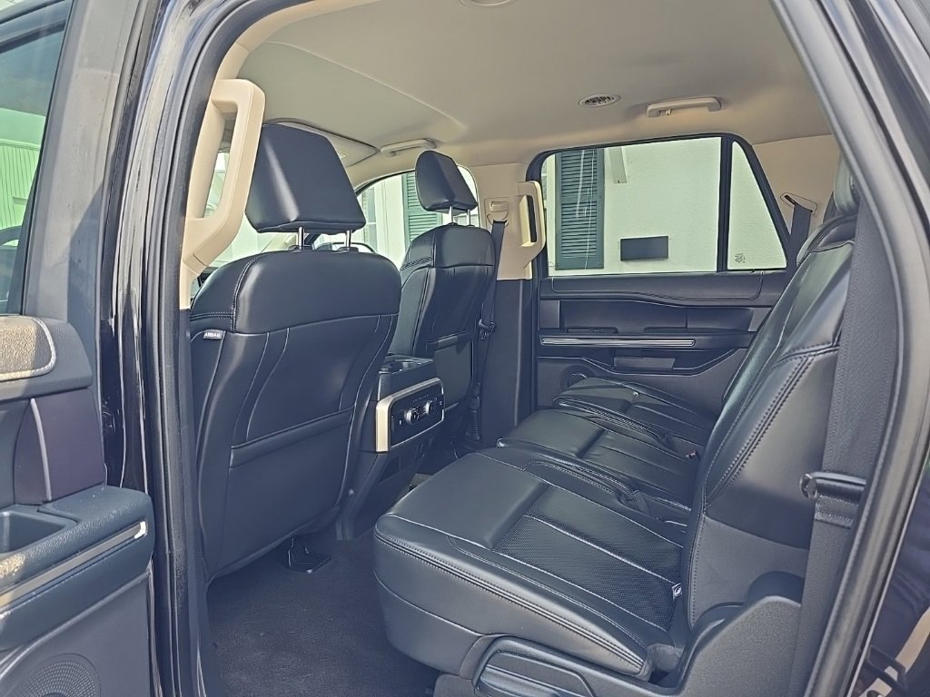 Used 2024 Ford Expedition Max XLT image 17