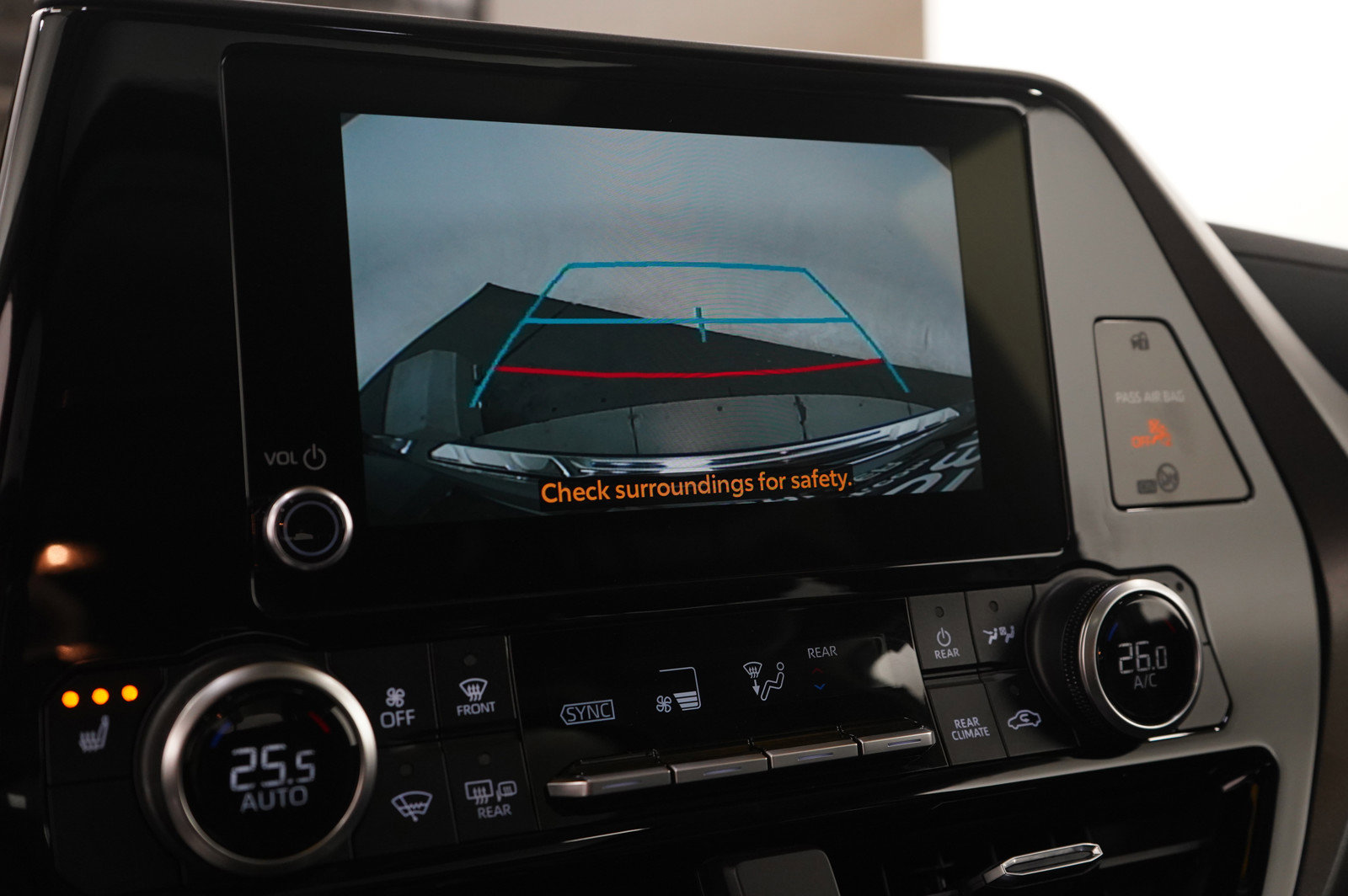 Used 2024 Toyota Highlander XLE image 23