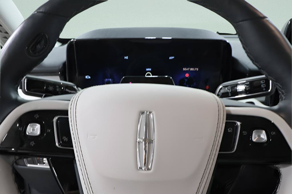 Used 2025 Lincoln Aviator Reserve w/ Equipment Group 201A AWD/4WD image 15