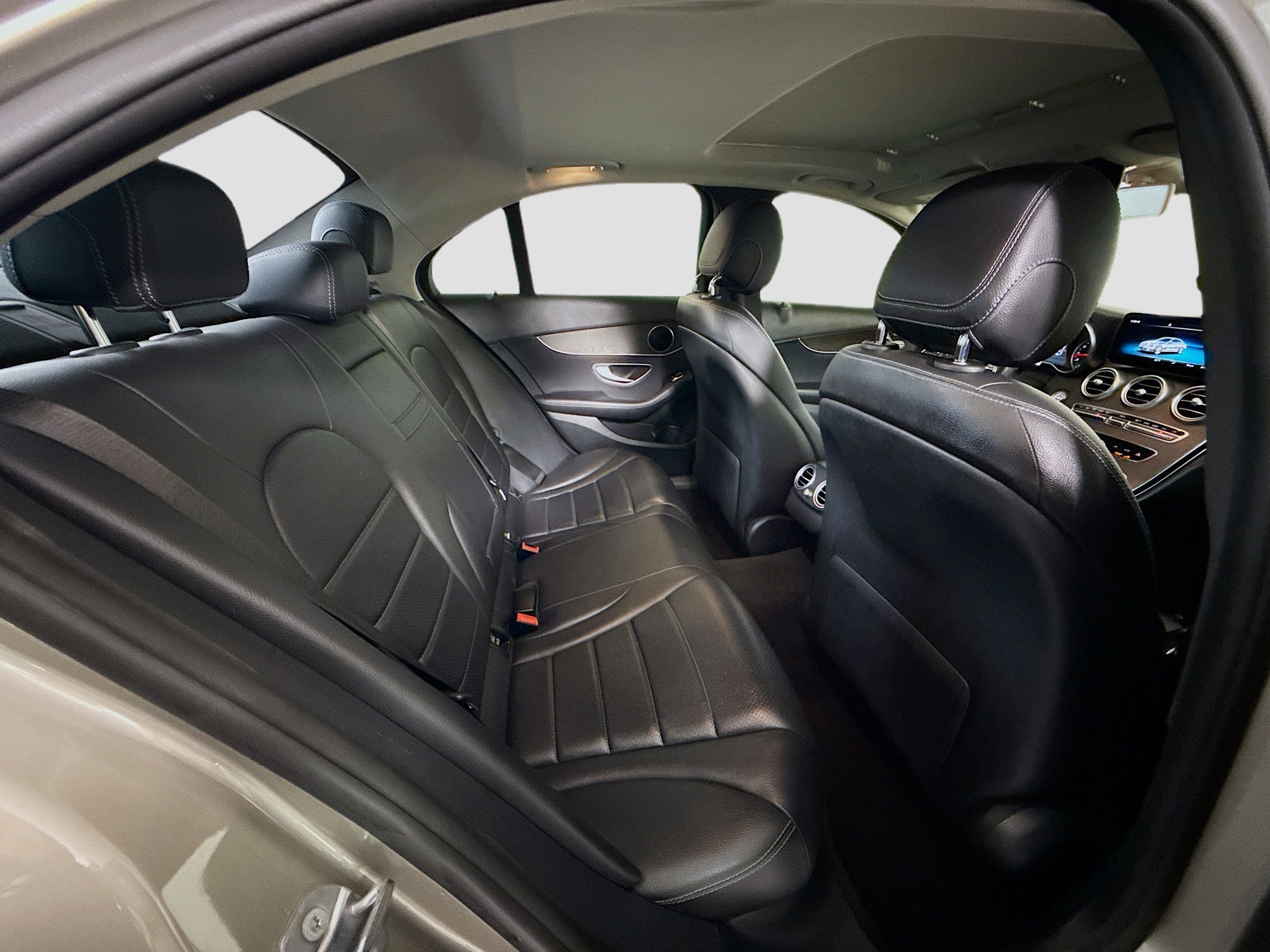 Used 2020 Mercedes-Benz C 300 Sedan image 27