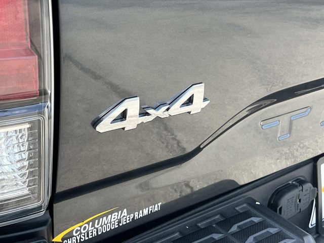 Used 2022 Toyota Tacoma Limited AWD/4WD image 13