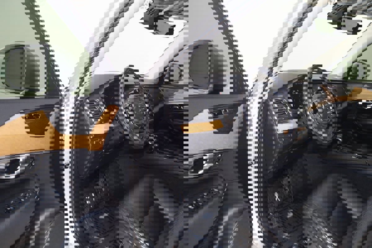 Used 2022 Volvo XC90 T6 Momentum w/ Climate Package image 56