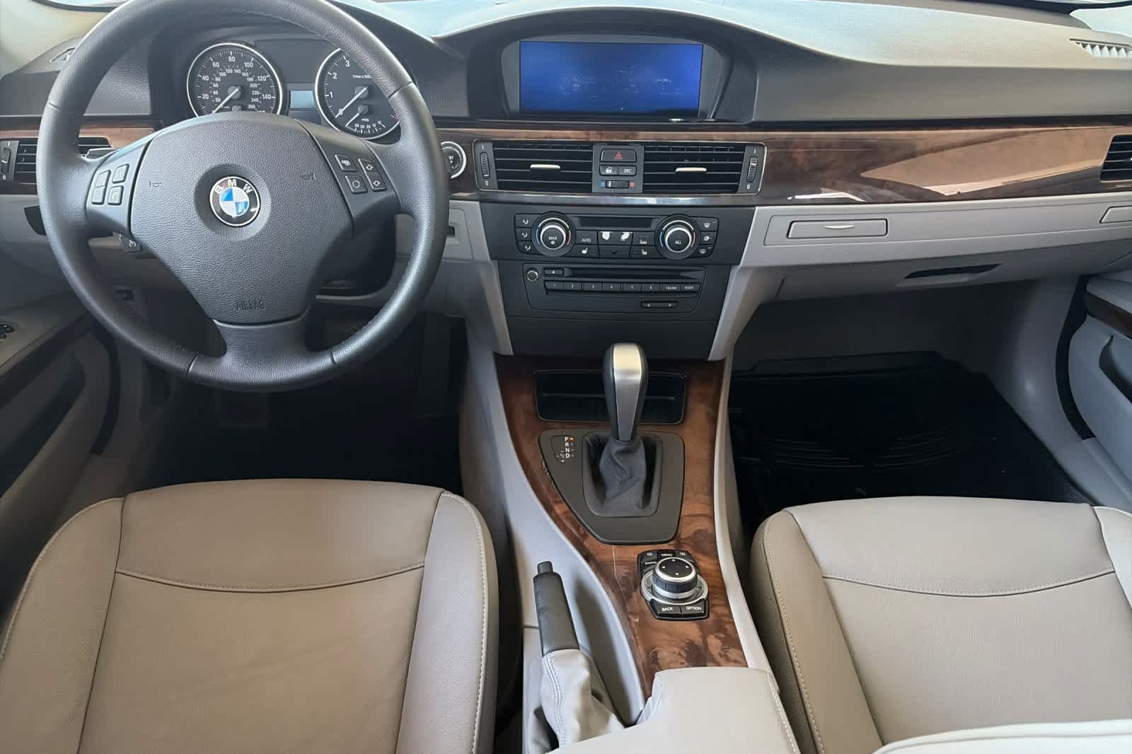 Used 2010 BMW 328i Sedan RWD image 3