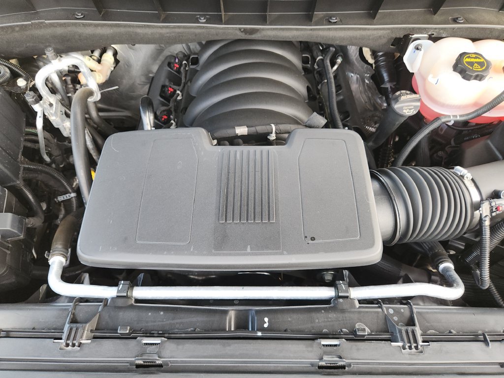 Used 2026 Chevrolet Suburban LT w/ Comfort Package RWD image 32