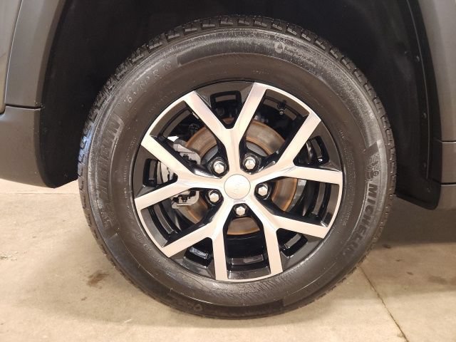 Used 2026 Jeep Grand Cherokee Limited AWD/4WD image 30