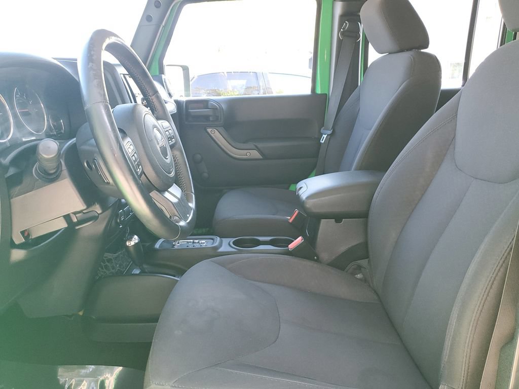 Used 2015 Jeep Wrangler Unlimited Sport w/ Connectivity Group AWD/4WD image 23