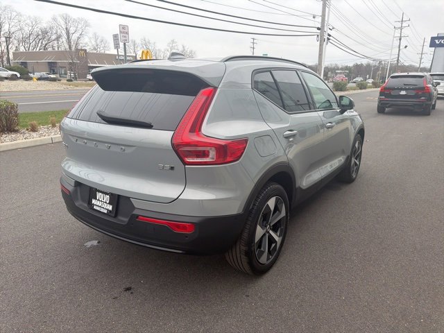 Certified 2025 Volvo XC40 B5 Plus image 5