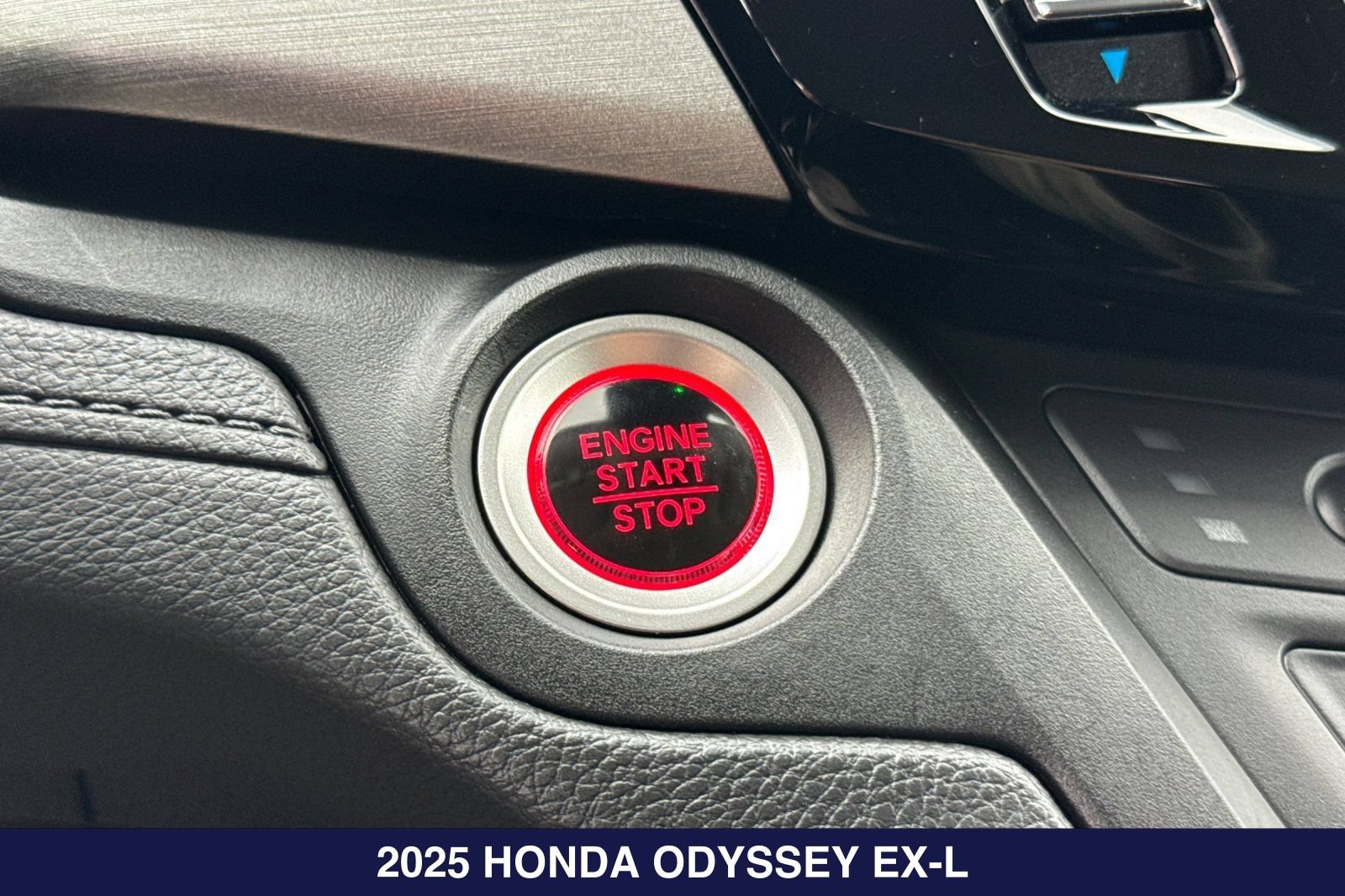 Used 2025 Honda Odyssey EX-L image 24